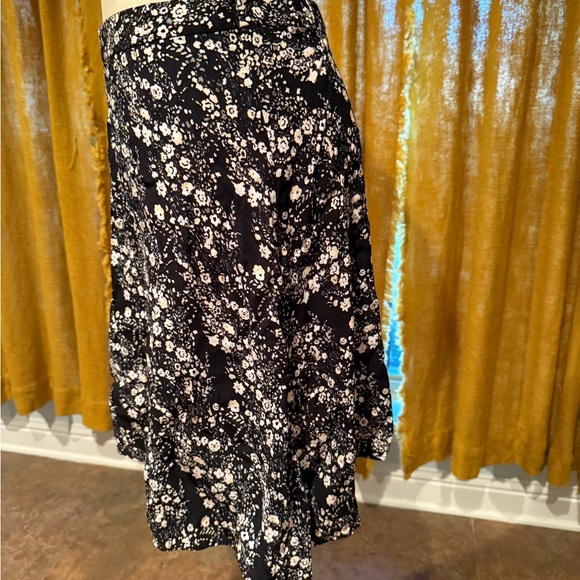 GAP Floral Skater Skirt - Picture 4 of 9